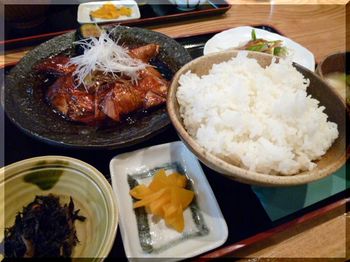 かな川水産(厚木)-金目鯛煮付け定食1.JPG