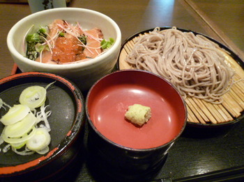 そじ坊(千葉)-炙り鮭の親子丼定食1.JPG