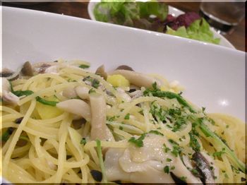 バオバブ食堂(平塚)-イワシと白まいたけのスパゲティ2.JPG