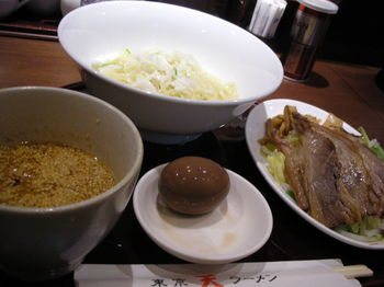 東京天ラーメン(羽田)-炙り牛バラつけ麺1.JPG