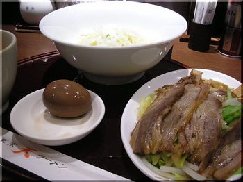 東京天ラーメン(羽田)-炙り牛バラつけ麺2.JPG